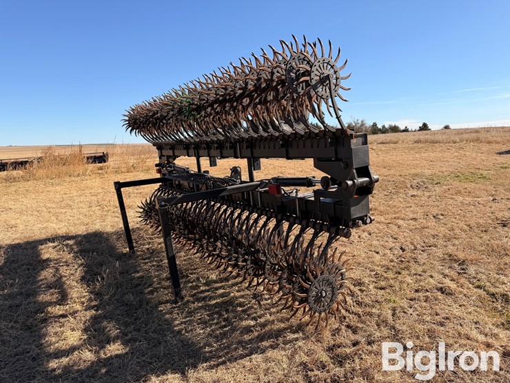 yetter-30'-rotary-hoe-image-5