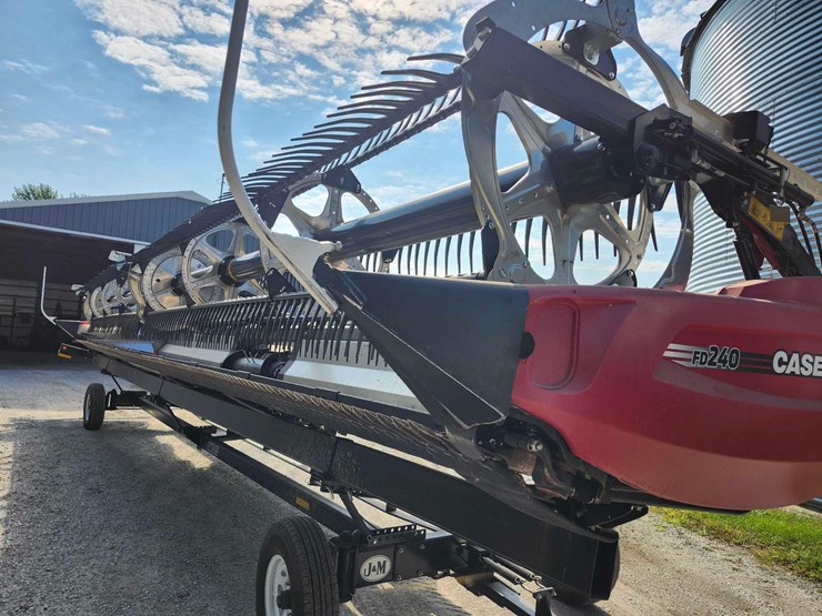 2024-case-ih-fd-240-flex-draper-head,-40’-image-6