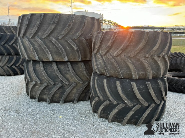 lsw-tires-&-rims-for-jd-8r-tractor-image-3
