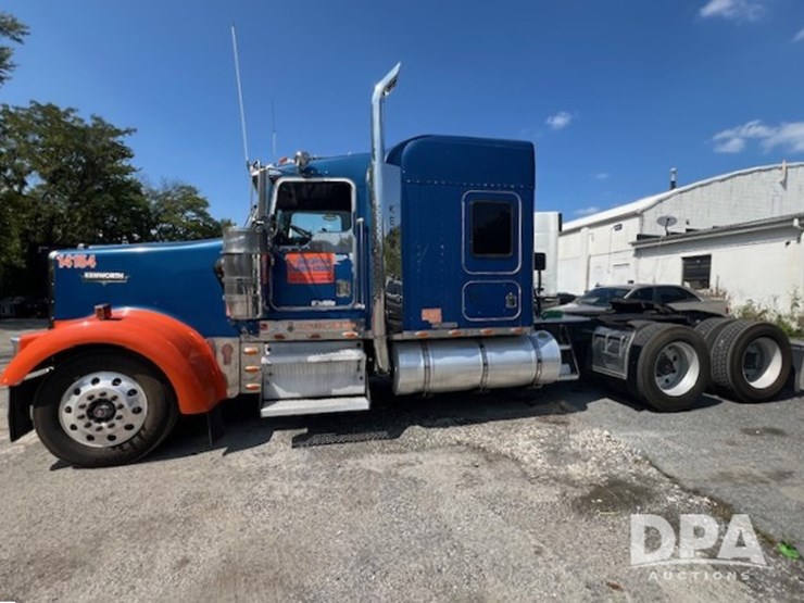 2000-kenworth-w900-image-1