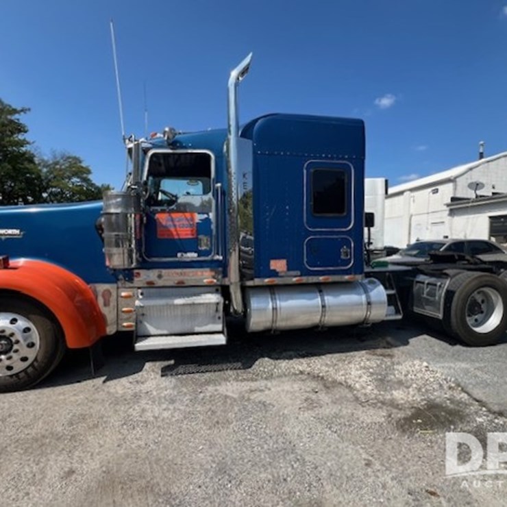 2000 KENWORTH W900