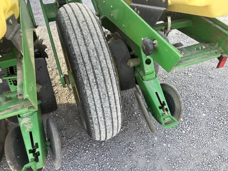 john-deere-7200-image-16