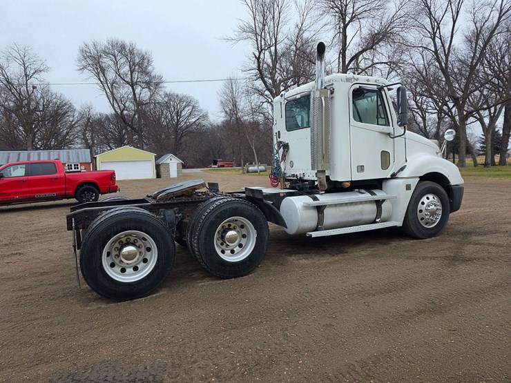 2007-freightliner-cl120-day-cab-semi,-978,000-miles,-detroit-series-60-–-14l-engine,-515hp,-10-speed-image-10
