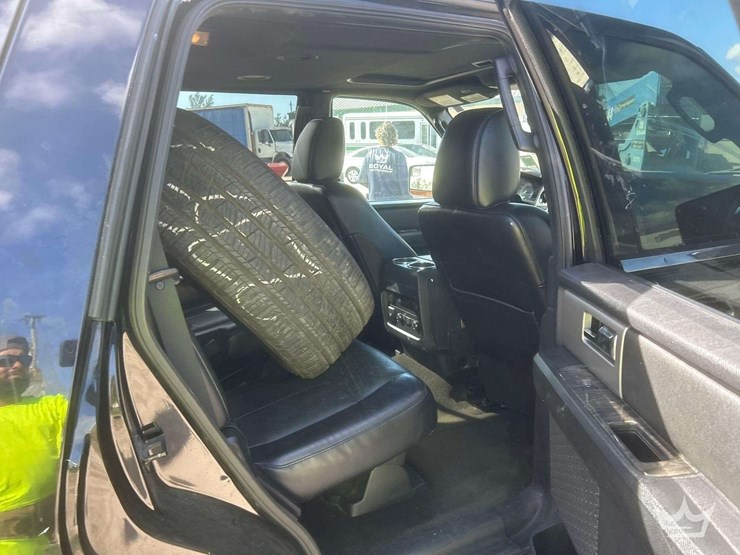 2017-ford-expedition-limited-image-22