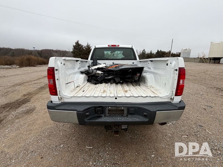 2012-chevrolet-2500hd-image-10