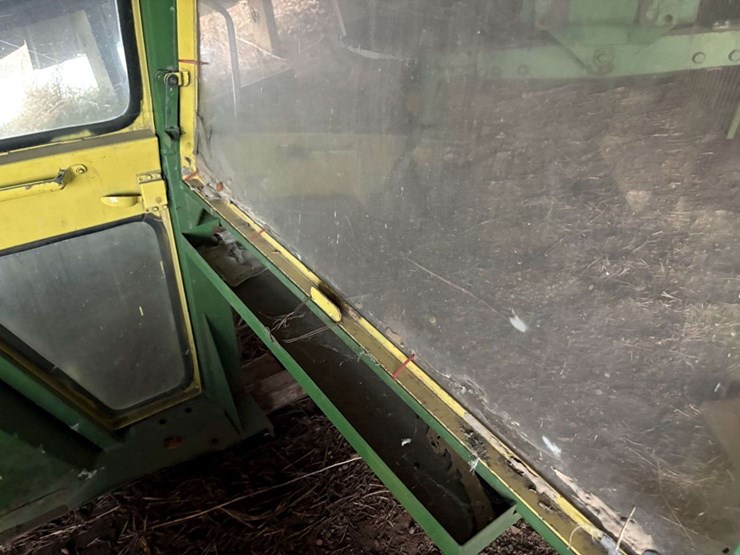 john-deere-3010-image-9