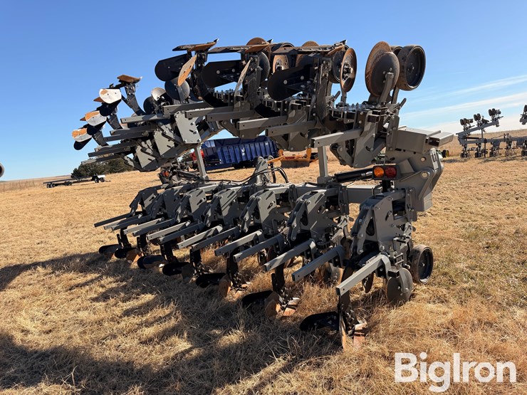 hiniker-12r-row-crop-cultivator-image-5