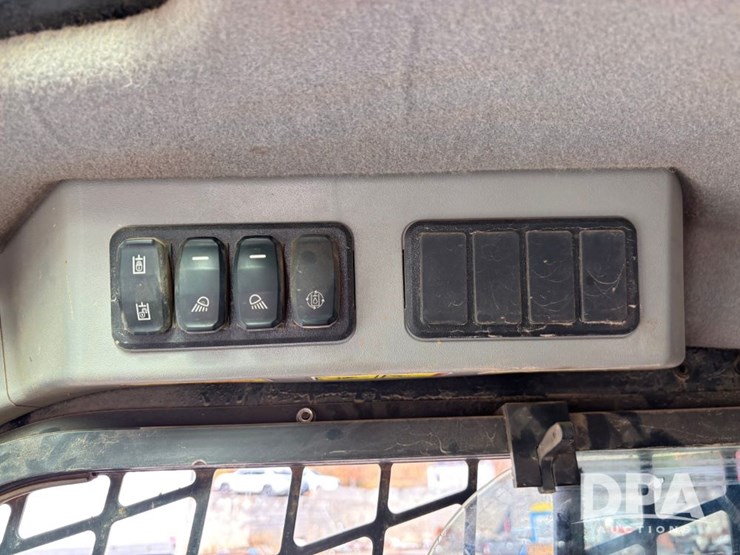 2024-caterpillar-289d3-image-54