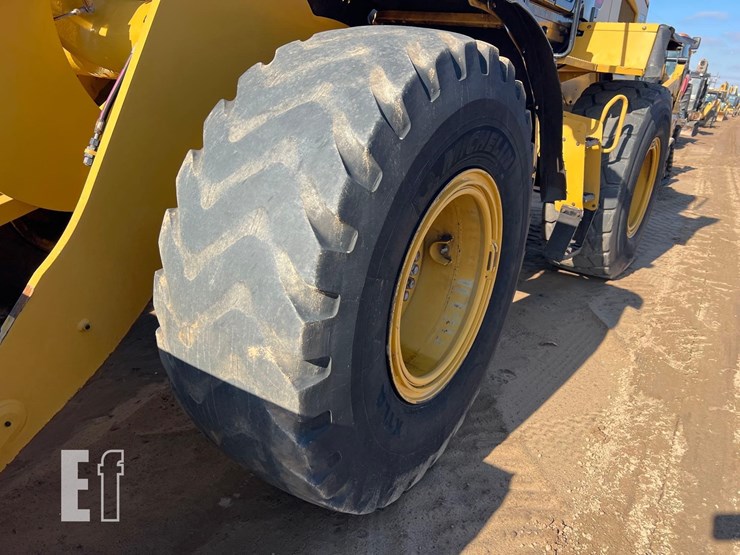 2021-caterpillar-926m-image-12