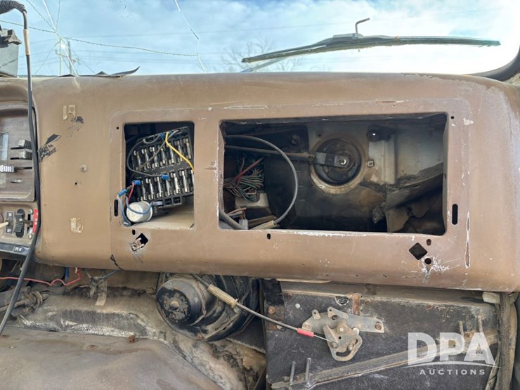 1981-new-leader-l2020-image-63