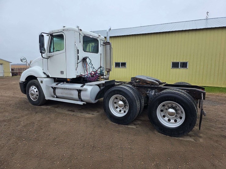 2007-freightliner-cl120-day-cab-semi,-978,000-miles,-detroit-series-60-–-14l-engine,-515hp,-10-speed-image-16
