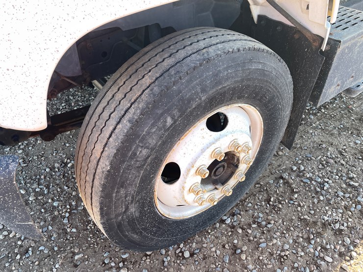 #1141-•-1995-gmc-topkick-bucket-truck-(has-mn-title)-image-11