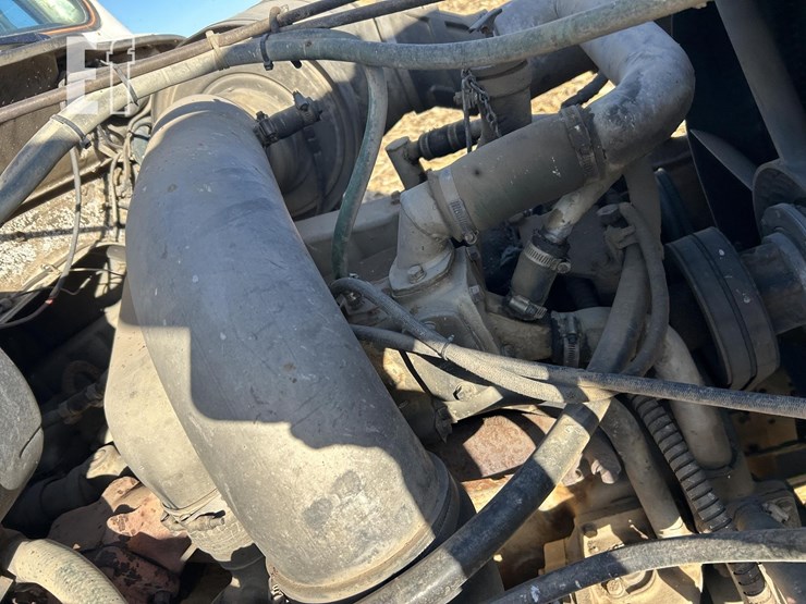 1985-international-s2500-image-65