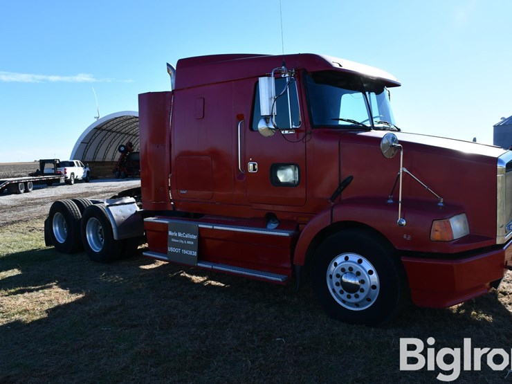 1994-volvo-wia-t/a-truck-tractor-image-3