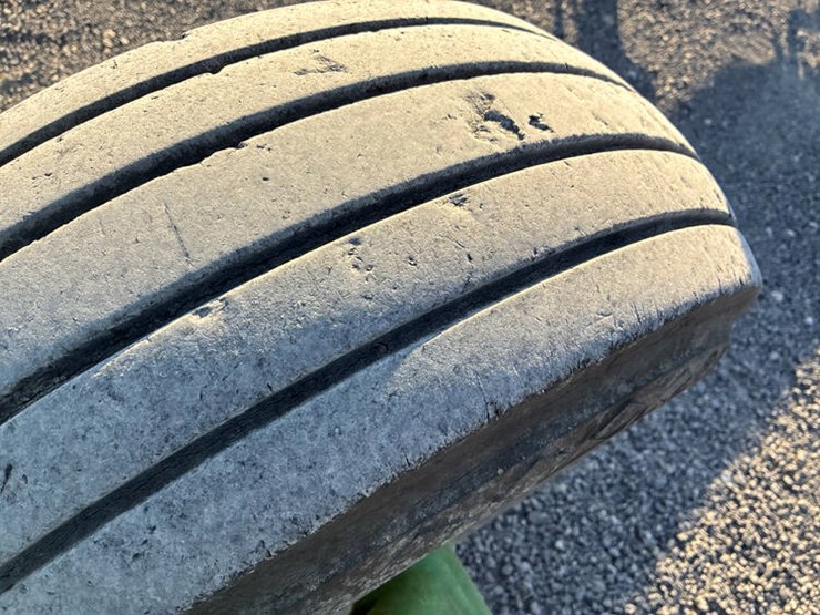 john-deere-2410-image-30