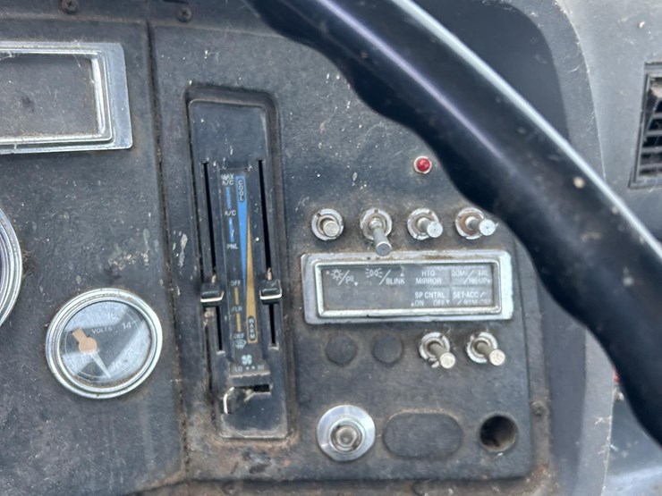 1994-ford-lta9000-image-28