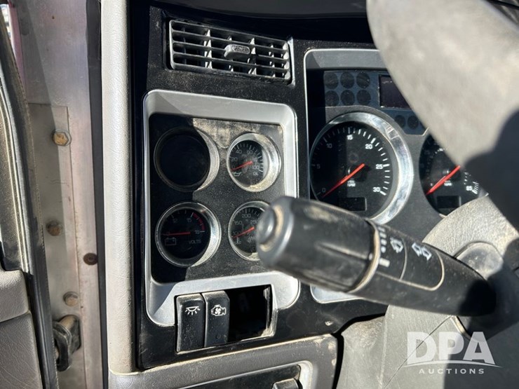 2009-kenworth-t800-image-50