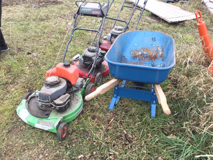 #4772-•-plastic-tote:-location:-w2486-smies-rd,-oostburg,-wi-53070-image-1