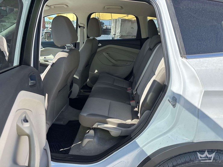 2015-ford-escape-image-17