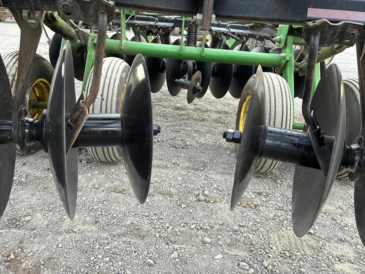 john-deere-630-image-29