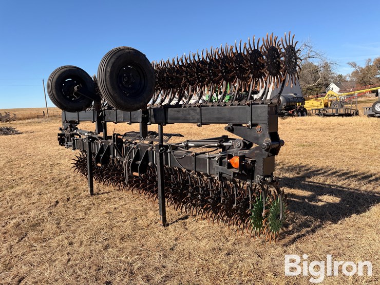 yetter-30'-rotary-hoe-image-1