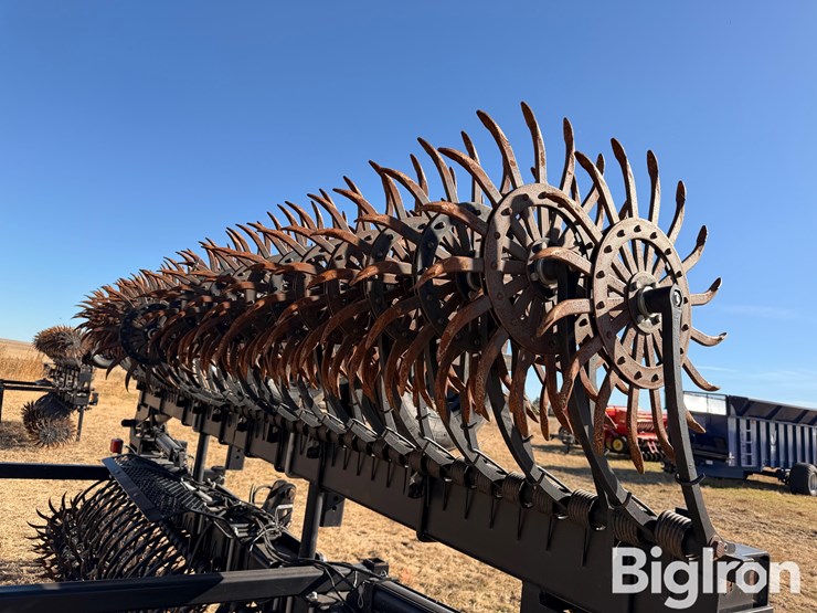 yetter-30'-rotary-hoe-image-16