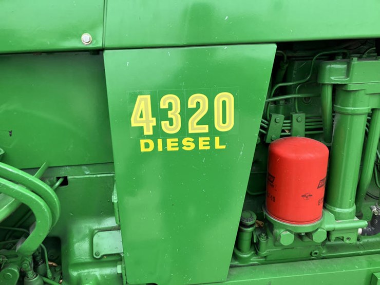 john-deere-4320-image-4