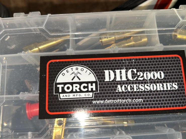 #177-•-guide-rollers-and-cutting-torch-image-6