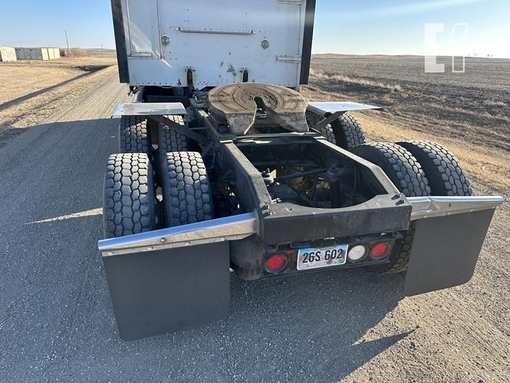 2014-peterbilt-386-image-8