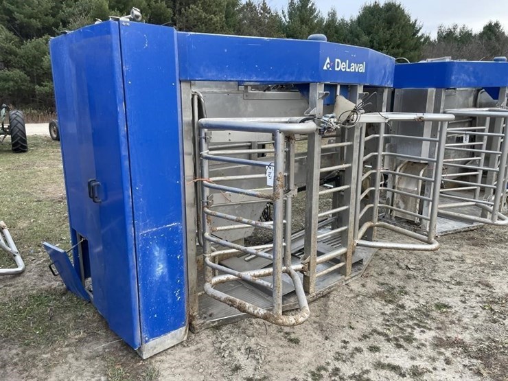 delavel-classic-vms-milking-robot-image-1