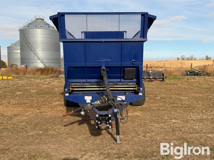 jbs-vmec2448-3-manure-spreader-image-2