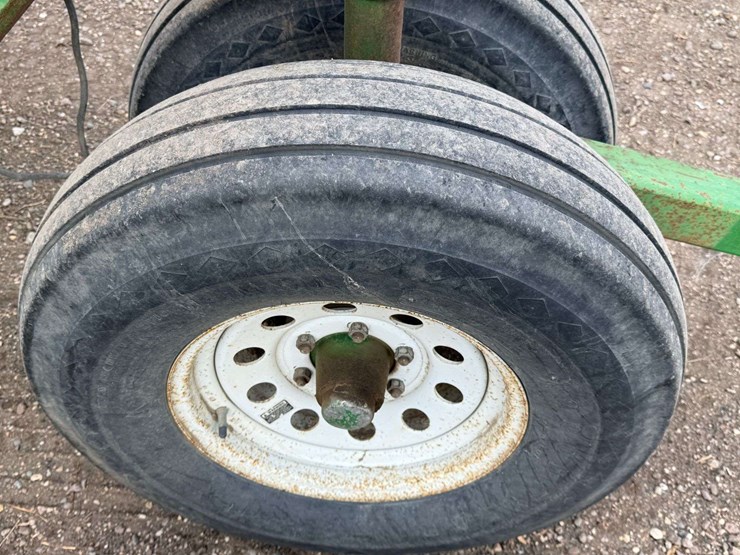 2004-geringhoff-12-row-20”-roto-disc-chopping-head,-comes-with-a-mauer-header-trailer,-stationary,-r-image-19