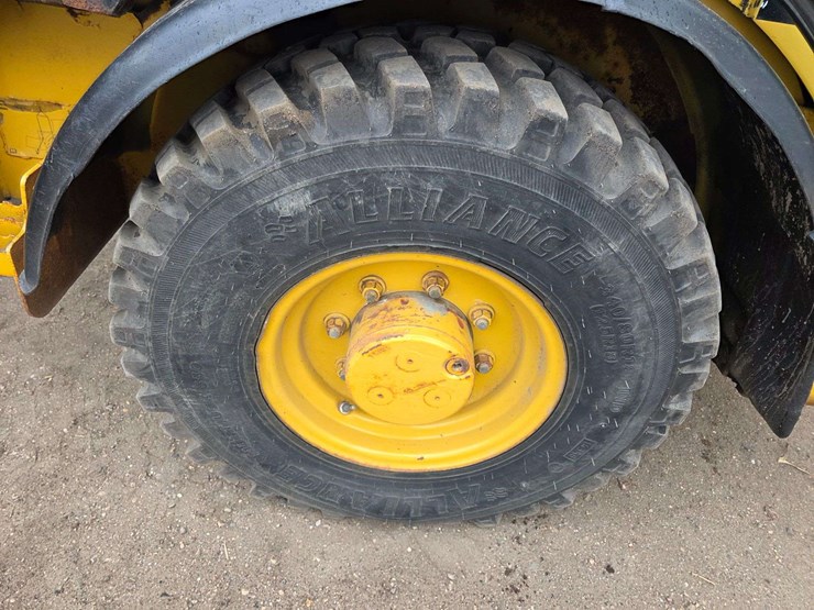 2009-caterpillar-906h-image-38