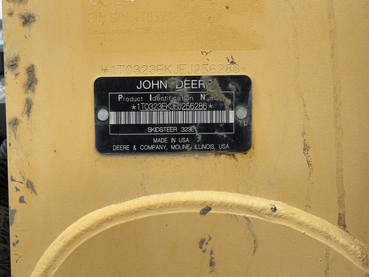 deere-323e-image-30