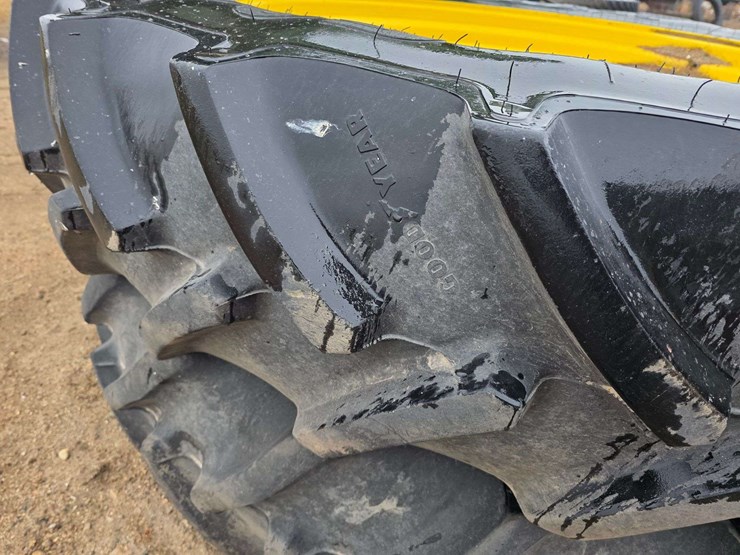 john-deere-8100-image-5