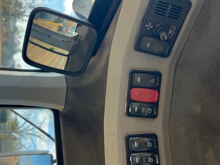 2021-caterpillar-926m-image-29