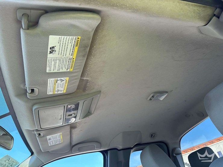 2015-nissan-frontier-image-17