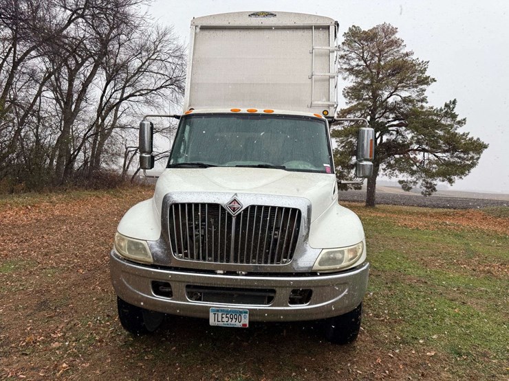 2004-international-durastar-4400-image-4