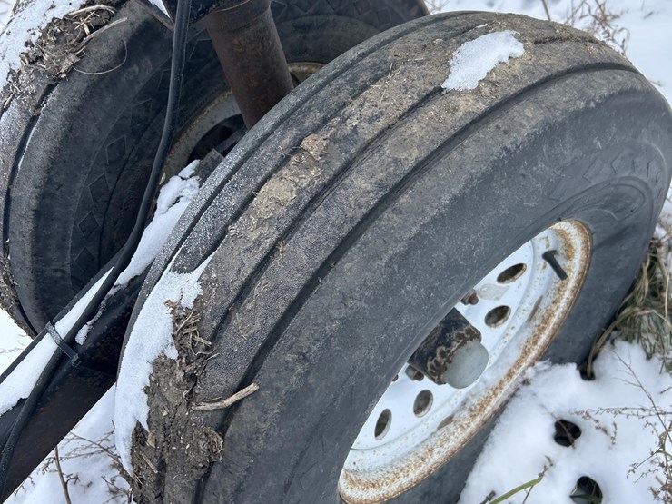 30ft-header-trailer-image-13