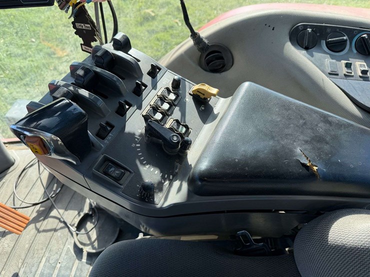 case-ih-mx220-image-40