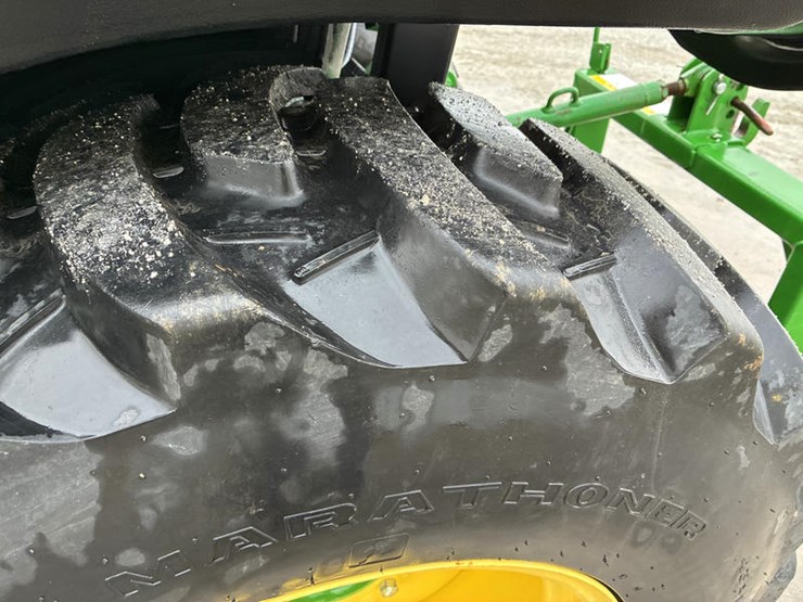 john-deere-3033r-image-47