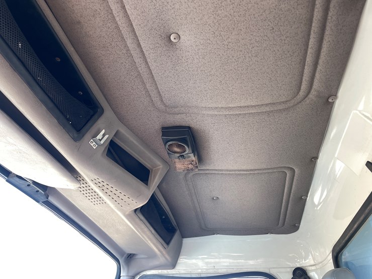 international-4700-image-27