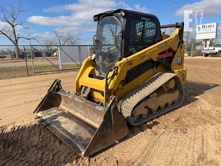 2020-caterpillar-259d3-image-8