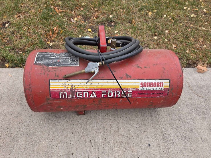 magna-force-20-gallon-portable-air-tank-image-6