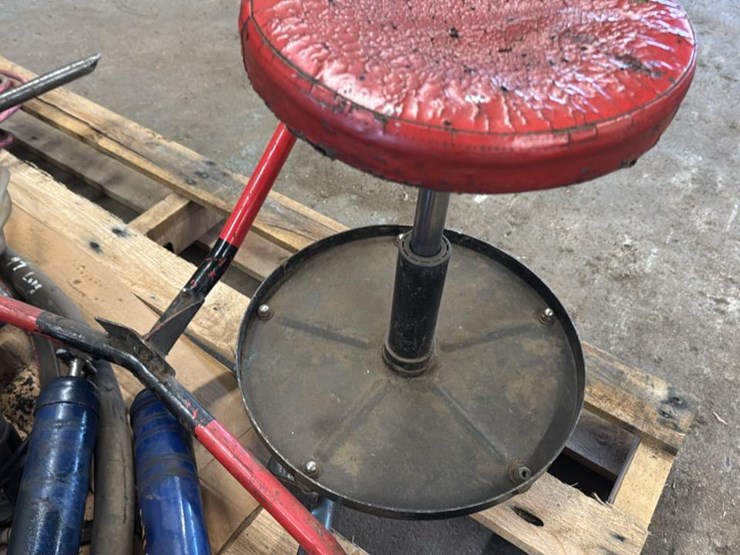 #186-•-skid-of-miscellaneous-items*-image-12