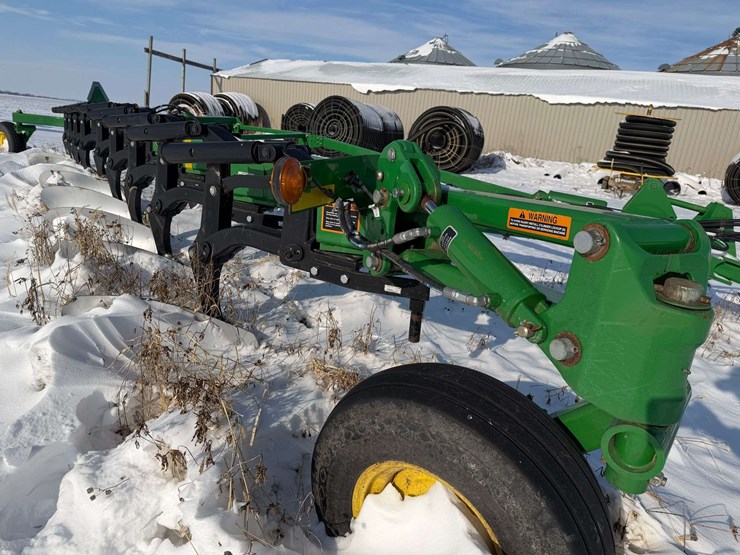 john-deere-3710-image-6