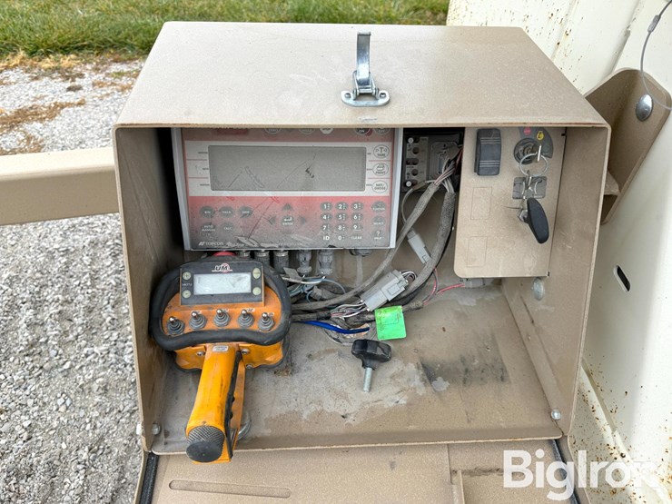 2022-unverferth-2755xl-seed-tender-image-11