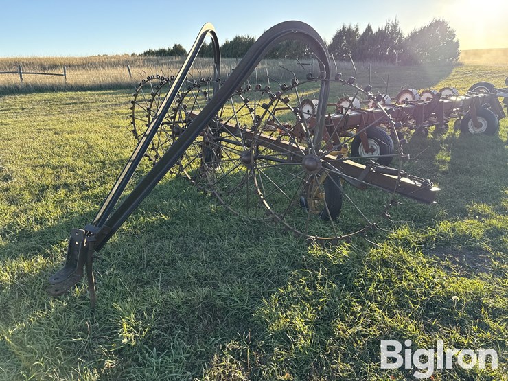 merrill-take-5-wheel-side-delivery-rake-image-1