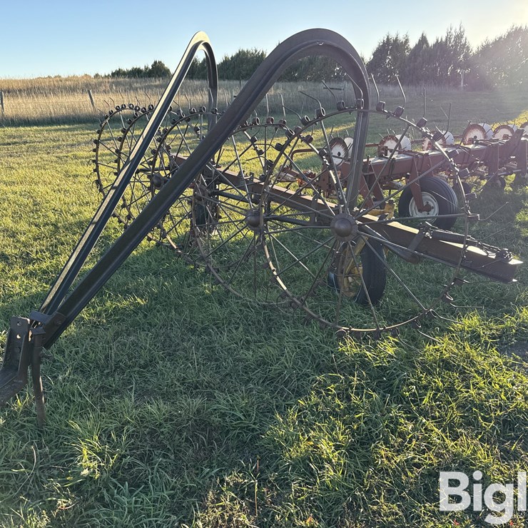 Merrill Take 5 Wheel Side Delivery Rake