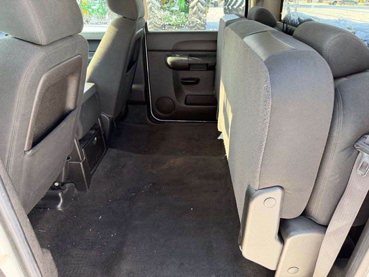 2013-chevrolet-silverado-1500-lt-image-45